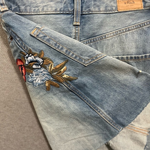 Abercrombie & Fitch  denim mini skirt. - Picture 7 of 7